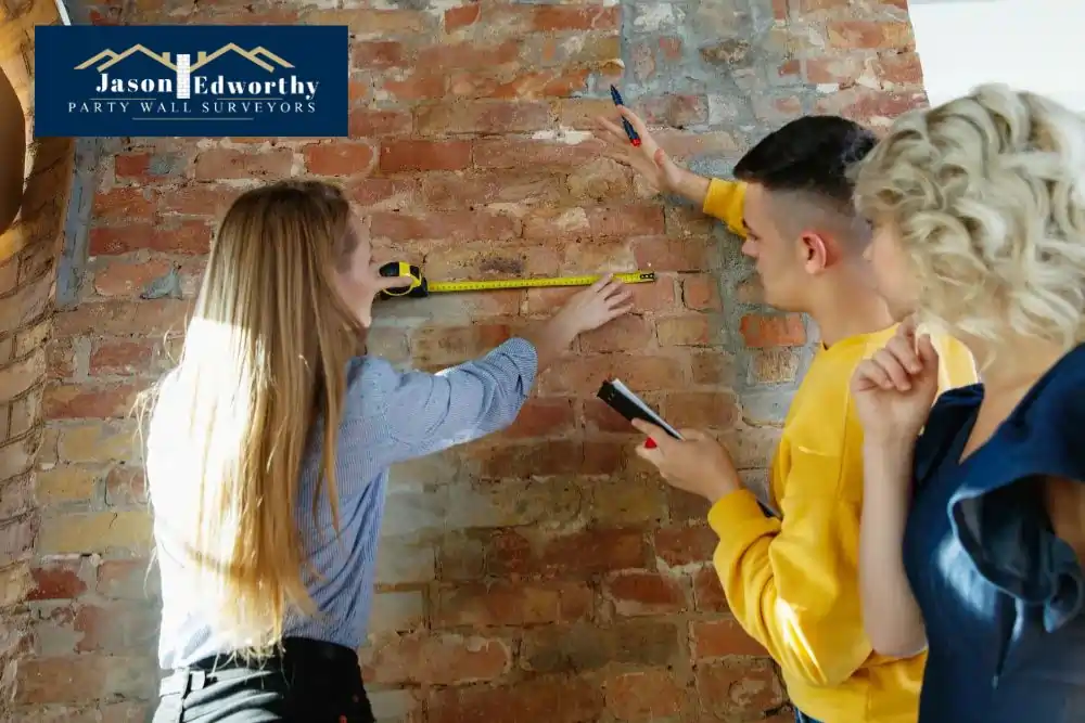 What are the responsibilities of a party wall surveyor Sutton-In-Ashfield?
